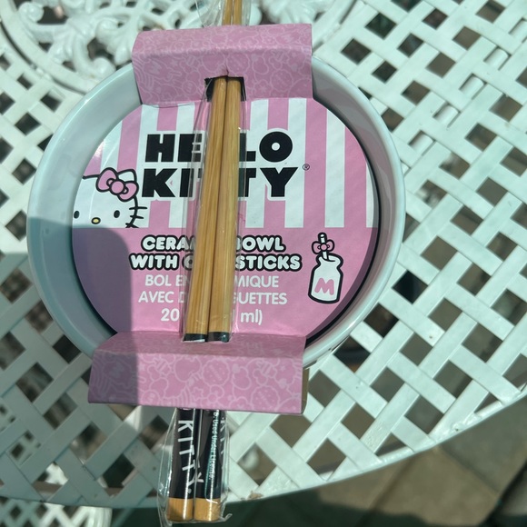 - Hello kitty Halloween ramen bowl with chopsticks! - Picture 4 of 4